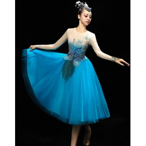 Blue gradient Modern dance dresses youth fashion petals chorus performance clothing mid-length opening dance performance clothing