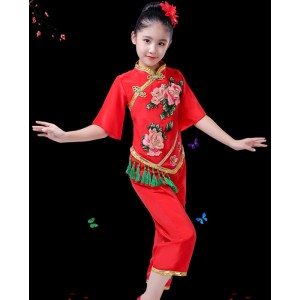 Children new year festive celebration yangge performance clothes Chinese folk dance costumes for kids children open the door red girls umbrella fan dance suit for girls