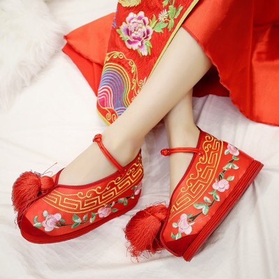 Chinese brides Cosplay folk dance red embroidered shoes inner heel stage performance thousand layers pecking shoes  6.5cm heel