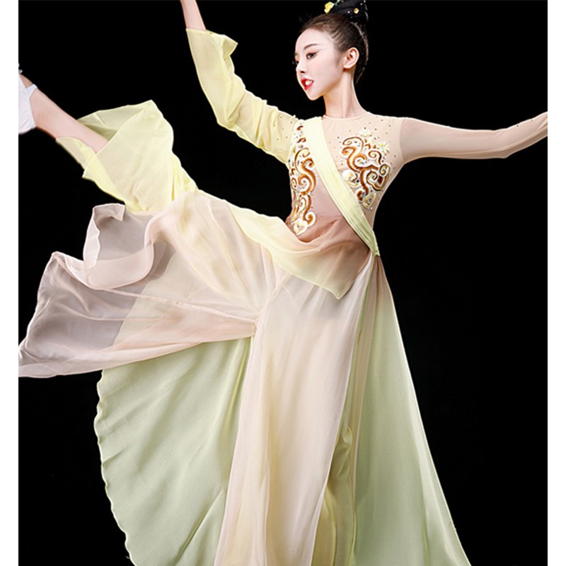Chinese light yellow chinese folk dance costume for women fairy hanfu princess performance costume classical dance dress for female