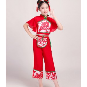 Girls kids red colored chinese folk yangko costumes girl lion drum chinese doll red paper cut costume Azalea red fan dance costume