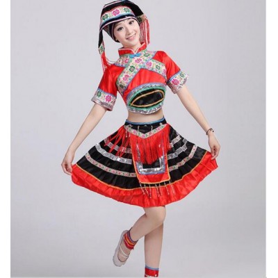 Red and black Women hmong chinese national traditions clothes Tujia hmong miao dress
