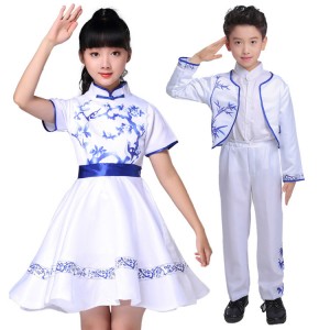 Kids Chinese folk dance costumes for boy girls china white and blue china style chorus singers stage performance photos cosplay dancing dresses