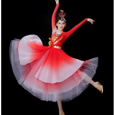 Red gradient flamenco dance dresses Opening  chorus dresses big skirt Female modern dance stage song accompaniment dance pettiskirt