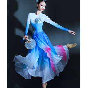 Women blue gradient chinese folk dance costumes fairy hanfu fan umbrella yangko classical dance dress for woman