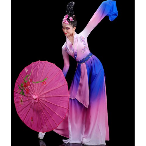 Women royal blue with pink gradient colored chinese folk Classical dance dress waterfall sleeves fairy hanfu dress elegant Chinese style fan umbrella dance costumes 