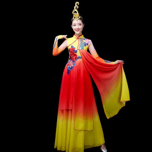 Women 's chinese folk  dance costumes yellow with red princess fairy cosplay dress ancient traditional yangko umreblla dance dress